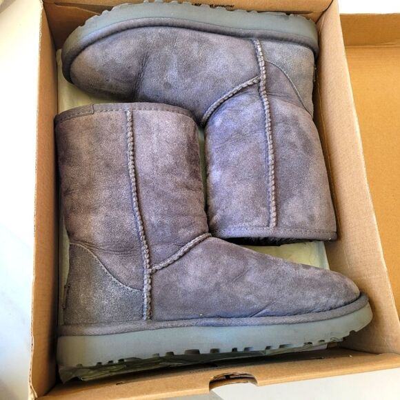 UGG classic Short Gray boots - Picture 1 of 7